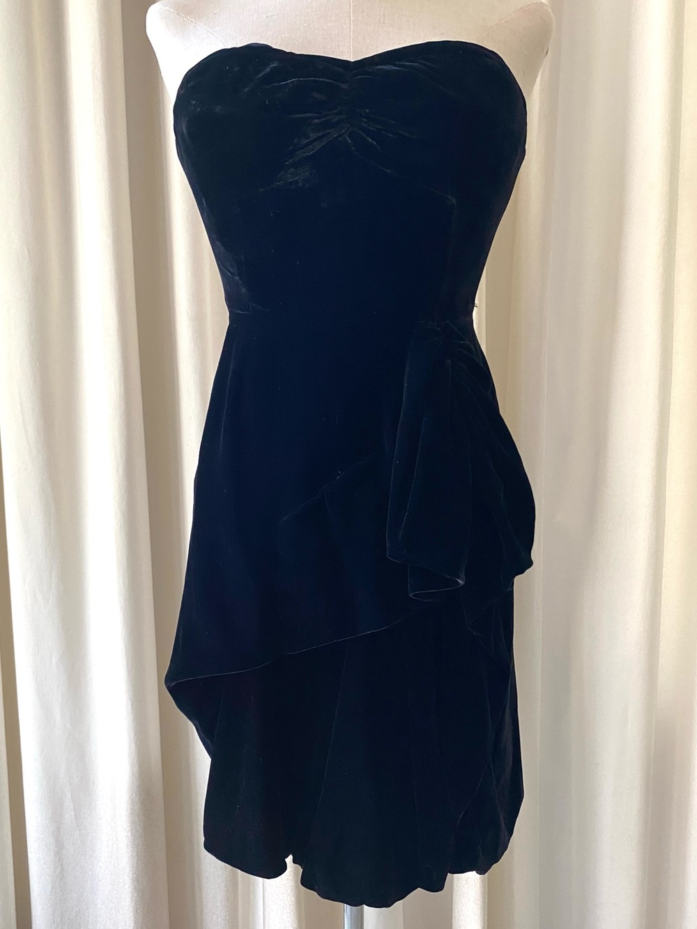 Marc Jacobs | Strapless | Black Velvet | Cocktail Dress | Size 0